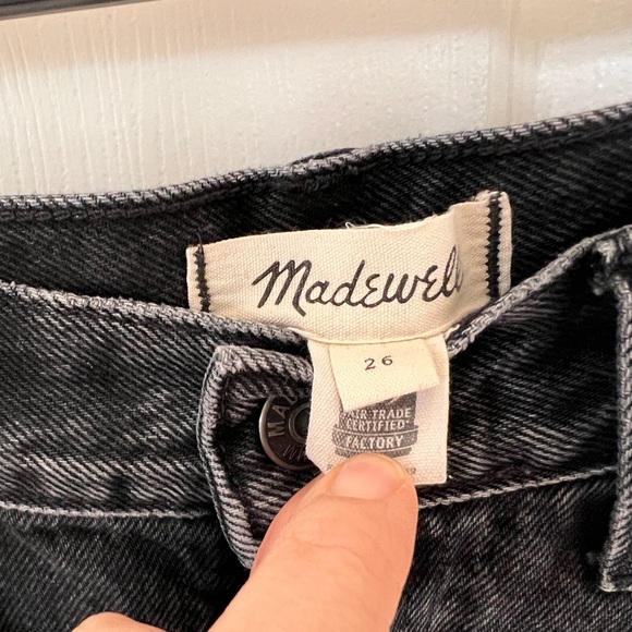 Maxi denim skirt from Madewell in Lunar Wash - Picture 4 of 6